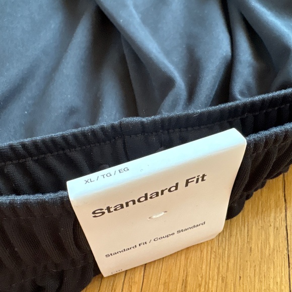 Nike Boys Basketball Shorts XL Black New With Tags - Picture 2 of 2